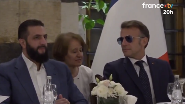 Μακρόν - Συρία: Ο πρώην... τζιχαντιστής πρόεδρος αλ Σάρα χαιρετίζει τον «πολύ εποικοδομητικό» ρόλο της Γαλλίας
