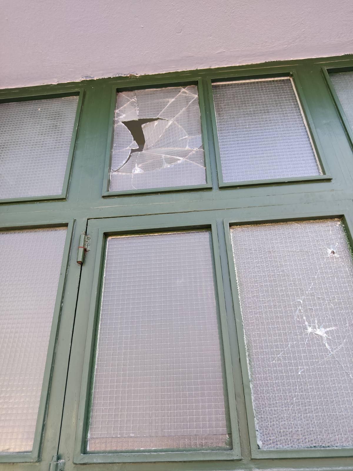 vandalismos sxoleio tyrnavos
