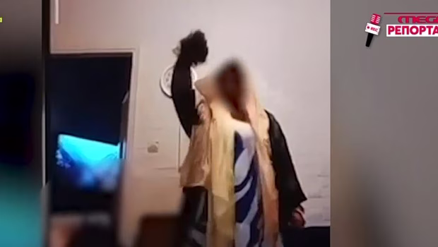 Κρήτη: Νέα βίντεο ντοκουμέντα της κακοποίησης της 55χρονης από 42χρονη – Της κόβει τα μαλλιά με μπαλτά