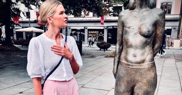 Η ιστορία της Cecile, με μεταστατικό καρκίνο του μαστού, που ενέπνευσε ένα διαφορετικό άγαλμα στο Όσλο