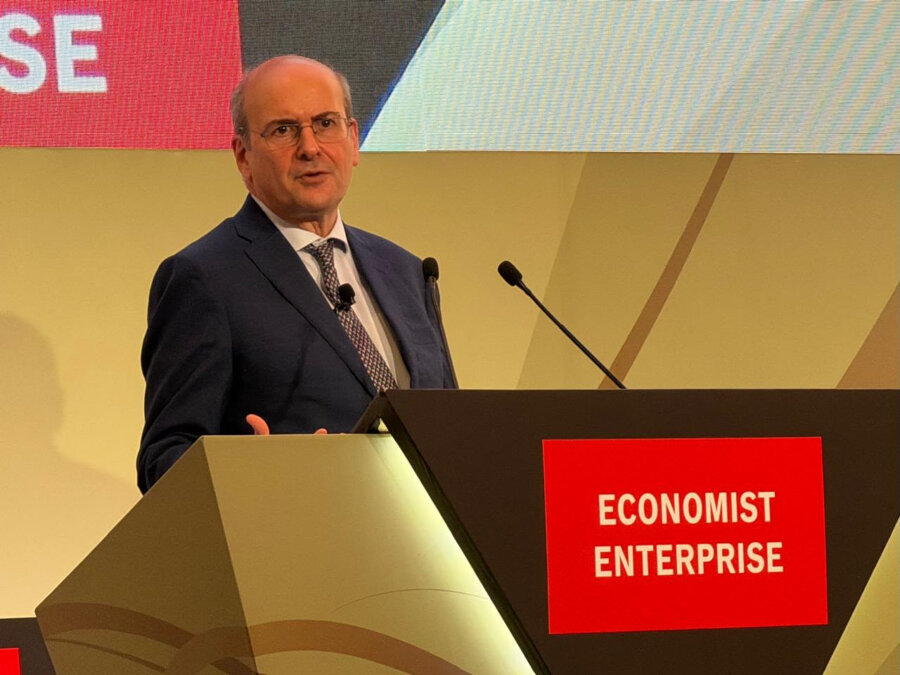 Κωστής Χατζηδάκης στον Economist: Οι οκτώ στόχοι για την Ελλάδα του 2030