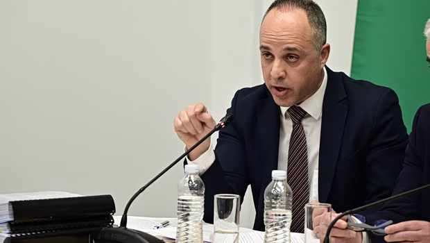 Υποκλοπές: Για «υπόθαλψη» του θύτη Ντίλιαν κατηγορεί ο Ζ. Κεσσές τον Μάκη Βορίδη – «Μαύρη κοινοβουλευτική σελίδα»