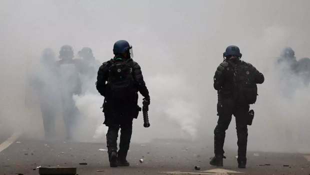 Τραγωδία στη Γαλλία μετά την πρόκριση στα ημιτελικά του Μουντιάλ: 17χρονη έχασε τη ζωή της μετά από πτώση από φορτηγό (vids)