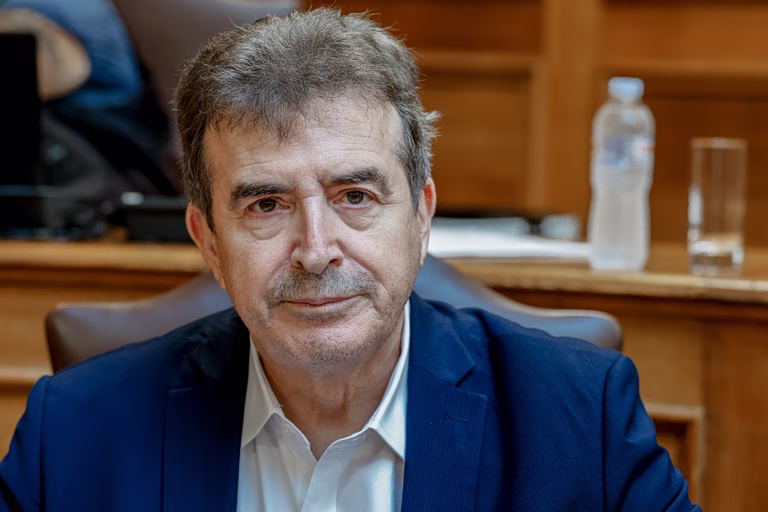 Χρυσοχοΐδης για τις συλλήψεις στις υποθέσεις Marfin και Θεσσαλονίκης: «Η Δημοκρατία πάντα νικά στο τέλος»