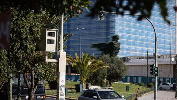 Πώς καταγράφονται οι παραβάσεις από τις έξυπνες κάμερες - Οι ειδοποιήσεις και η διαδικασία ένστασης
