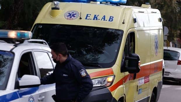 Τροχαίο με την εμπλοκή λεωφορείου και δύο ΙΧ στον Πειραιά - Δύο τραυματίες