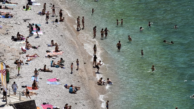 Ευρώπη: Απαγορεύσεις και πρόστιμα - Οι κανόνες στις παραλίες που πρέπει να γνωρίζετε - Τι ισχύει στην Ελλάδα