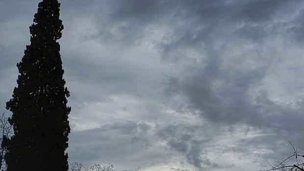 Καιρός: Έως τους 35 βαθμούς η θερμοκρασία τη Δευτέρα - Πού θα βρέξει