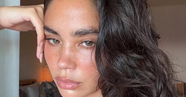 «Watercolor makeup»: Η τάση που κάνει το μακιγιάζ να δείχνει πιο φυσικό από ποτέ