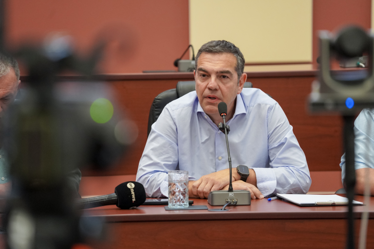 «Τώρα Μιλάμε» στη Λέσβο: Ο Αλέξης Τσίπρας συνομιλεί με τους κατοίκους του νησιού