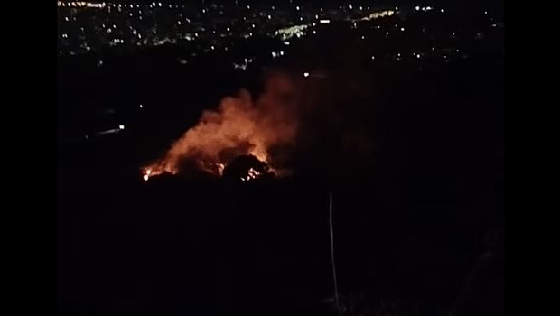 Πάτρα: Φωτιά στο Πεδίο Βολής στην Αρόη