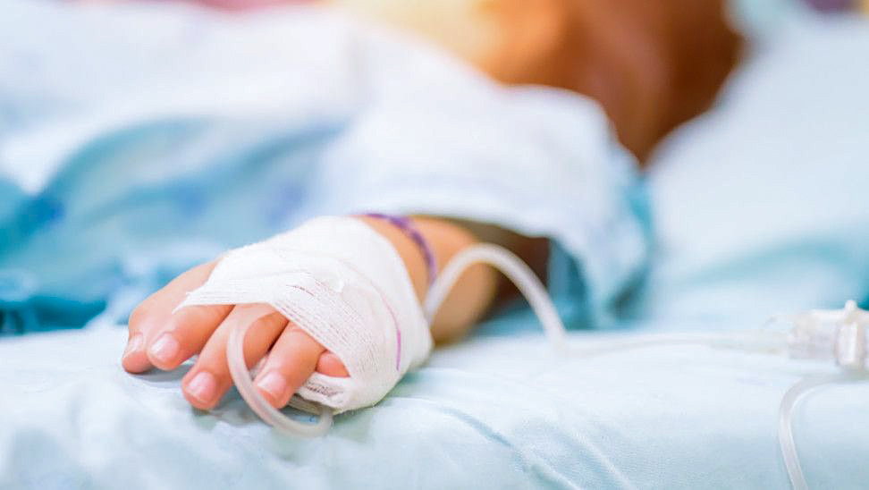 Σαλμονέλα: Τα συμπτώματα και πώς μπορούμε να την αποφύγουμε
