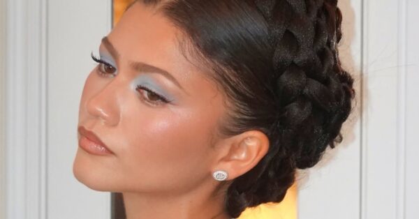 Από τη Zendaya στη J Lo: Αυτό το καλοκαίρι οι celebrities επαναφέρουν αυτό το Y2K makeup trend