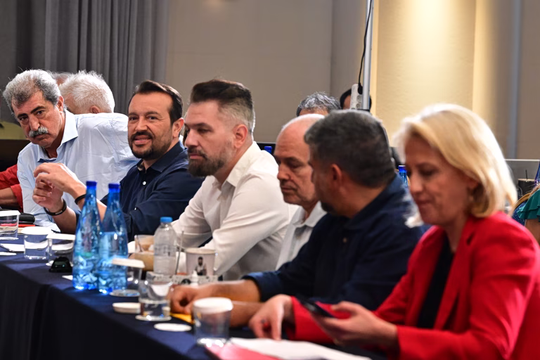 Σε εξέλιξη η ΚΕ του ΣΥΡΙΖΑ μετά την εκλογή της Ρένας Δούρου ως προέδρου της ΚΟ του κόμματος
