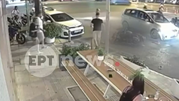 Θεσσαλονίκη: Σοκάρει το βίντεο ντοκουμέντο από το τροχαίο με θύμα 23χρονο μοτοσικλετιστή - Πώς συνέβη το δυστύχημα