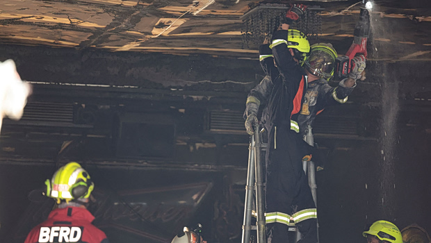 Ταϊλάνδη: Αυξάνονται οι νεκροί από τη φωτιά σε μπαρ της Μπανγκόκ - Κατέληξε μία 20χρονη, συνολικά 34 θύματα