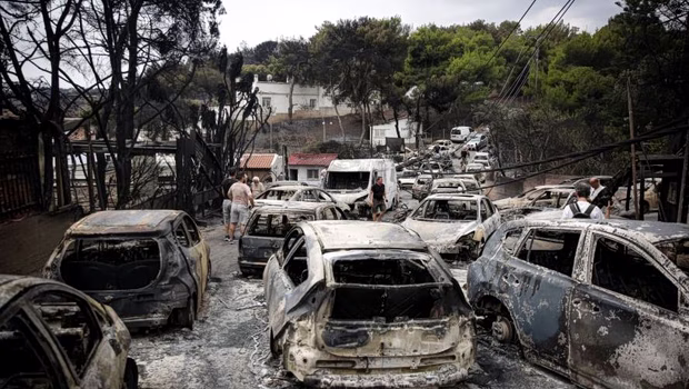 Μάτι: Στον Άρειο Πάγο οι συγγενείς των θυμάτων - Ζητούν νέα έρευνα για τον ομαδικό τάφο στη Νέα Μάκρη