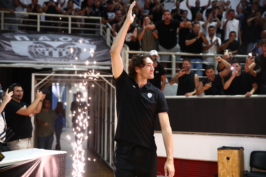 ΠΑΟΚ - Αποθέωση για Όσμαν στην Πυλαία: «Να προσπαθήσουμε να κατακτήσουμε το EuroCup και το πρωτάθλημα» (pics)