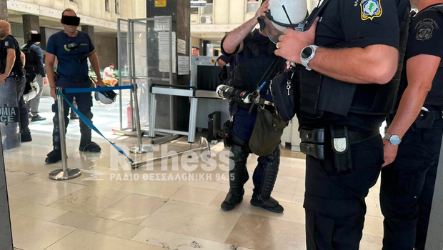 Θεσσαλονίκη: Δύο συλλήψεις για τα επεισόδια στα Δικαστήρια μετά την προφυλάκιση του 25χρονου
