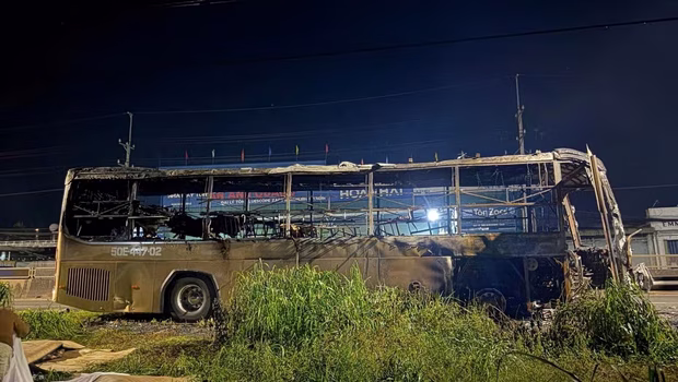 Λεωφορείο τυλίχτηκε στις φλόγες στο Βιετνάμ - Τουλάχιστον 7 νεκροί