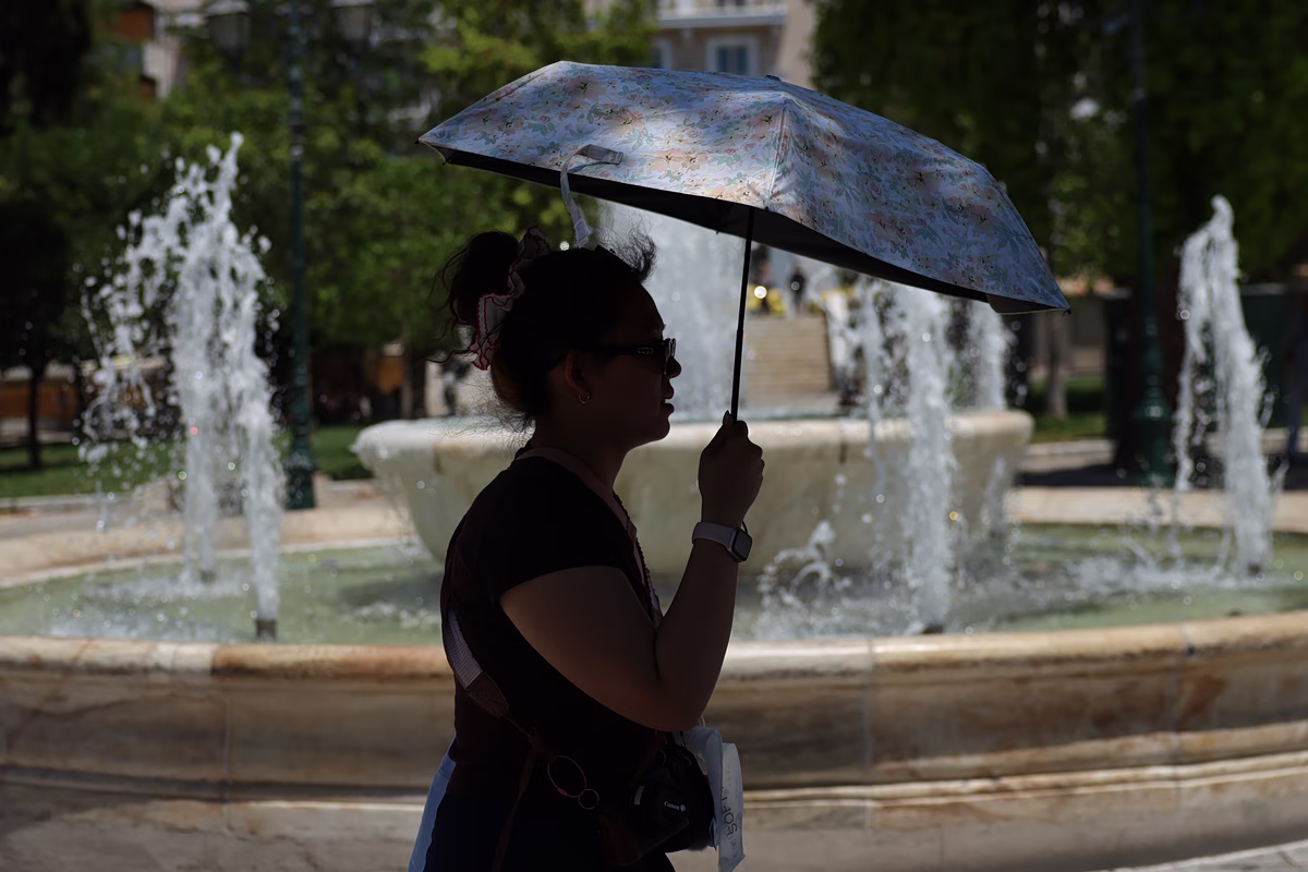 Καιρός: Τέλος στην αφόρητη ζέστη, πέφτει η θερμοκρασία - Πού θα σημειωθούν καταιγίδες
