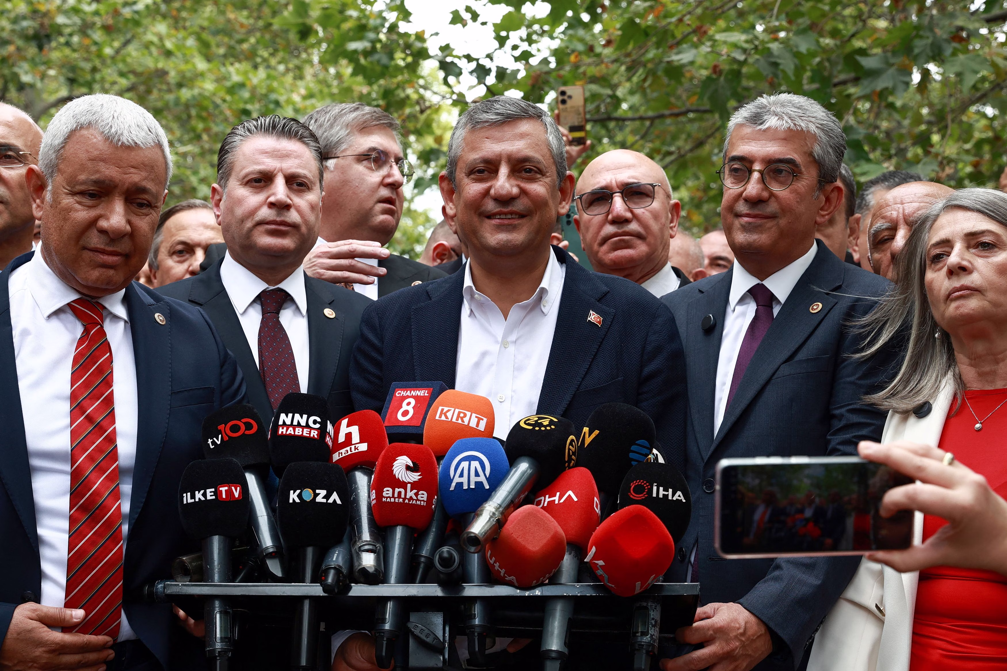 Ο Οζγκιούρ Οζέλ ίδρυσε το «Νέο Κόμμα» της Τουρκίας και εξελέγη πρόεδρος - Πήρε μαζί του 90 βουλευτές