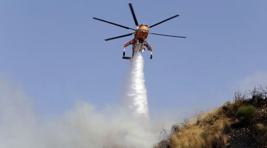 Φωτιά σε δασική έκταση στην Κινέτα