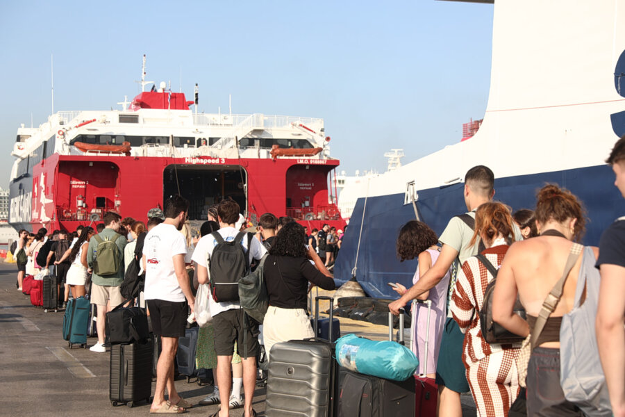Εγκαταλείπουν την Αττική οι αδειούχοι – Τα στοιχεία των αναχωρήσεων από τα λιμάνια