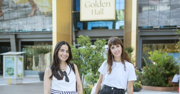 Τι αγοράζουν δύο Beauty Editors πριν φύγουν για διακοπές;