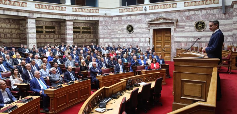 Πυκνώνουν οι αιχμηρές παρεμβάσεις βουλευτών της ΝΔ – Νέα ερώτηση Χρυσομάλλη προς την κυβέρνηση