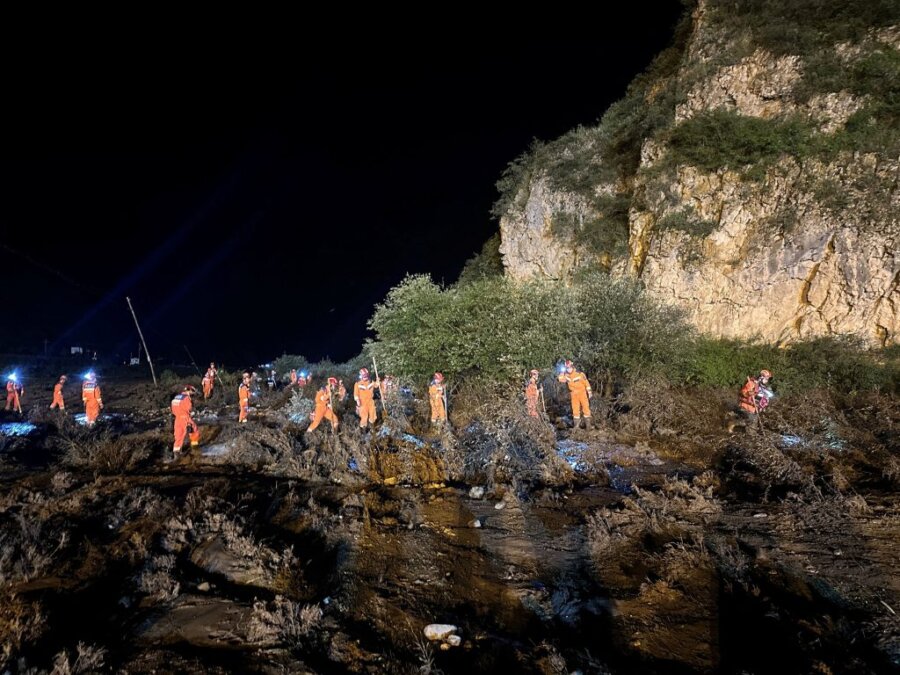 Κίνα: Οι Αρχές επιβεβαίωσαν άλλους 30 θανάτους από την κατολίσθηση στην Τσονγκτσίνγκ