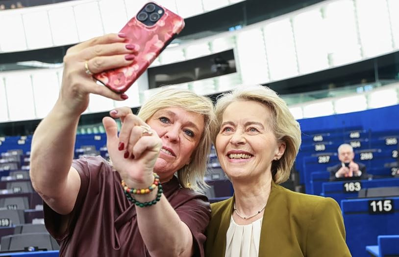 Influencers στις Βρυξέλλες: Ποιά η πραγματική εικόνα πίσω από selfies με ηγέτες;