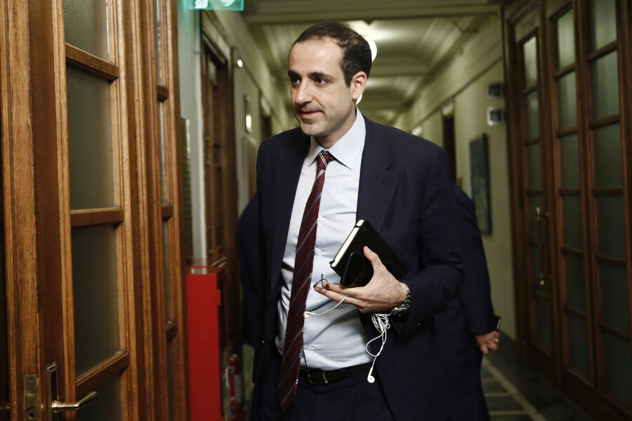 Με πυξίδα το Σύνταγμα | in.gr