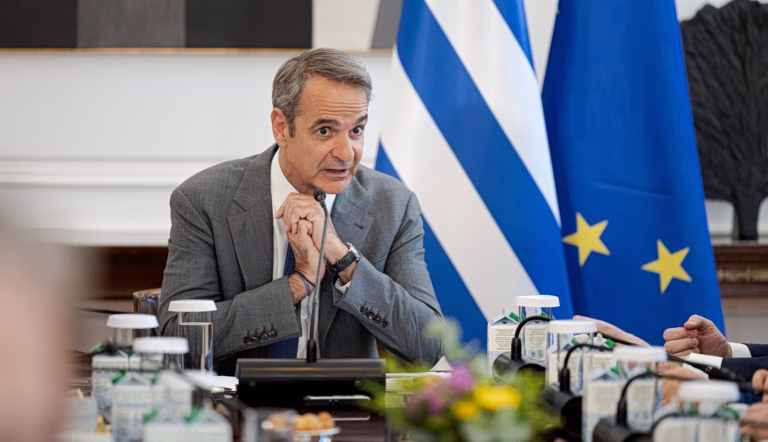 Μητσοτάκης: «Επιτελικό» το μοντέλο, αλλά… συλλογική η κυβερνητική ευθύνη – Τα «καρφιά» σε υπουργούς