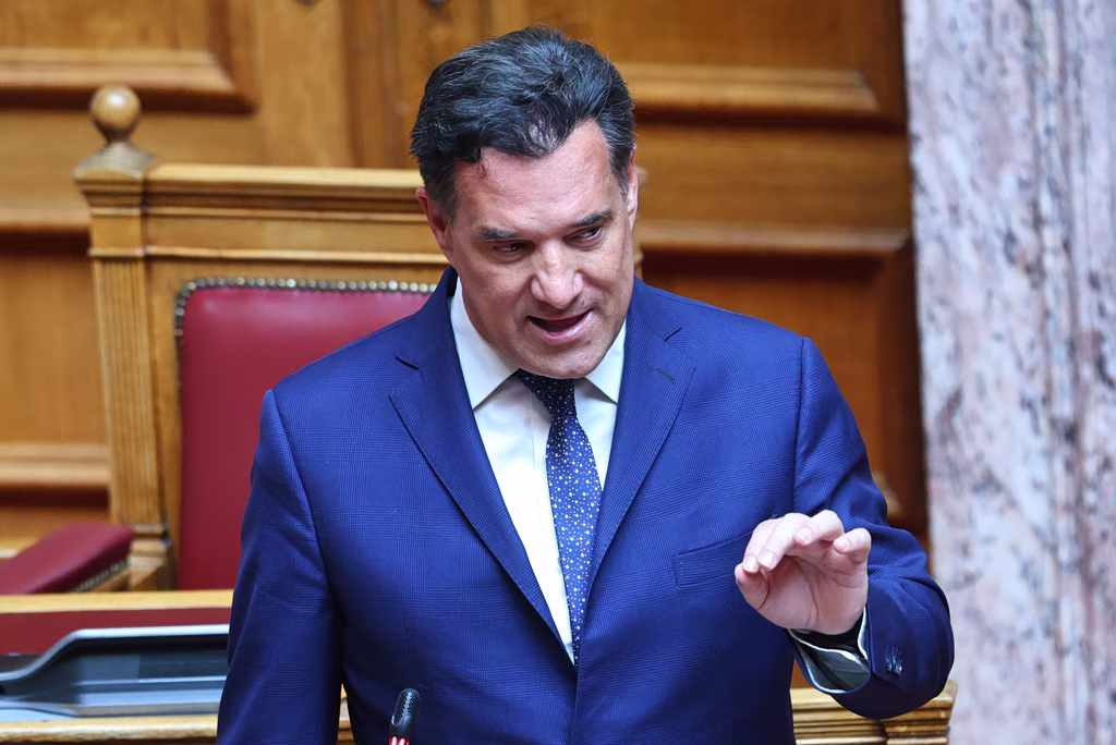 Οι κάμερες στα γυαλιά του Αδωνη ανάβουν και φωτιές…