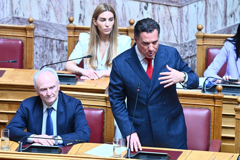 Ψηφίσθηκε η τροπολογία για τα ισόβια και το νομοσχέδιο για τις Slapp αγωγές
