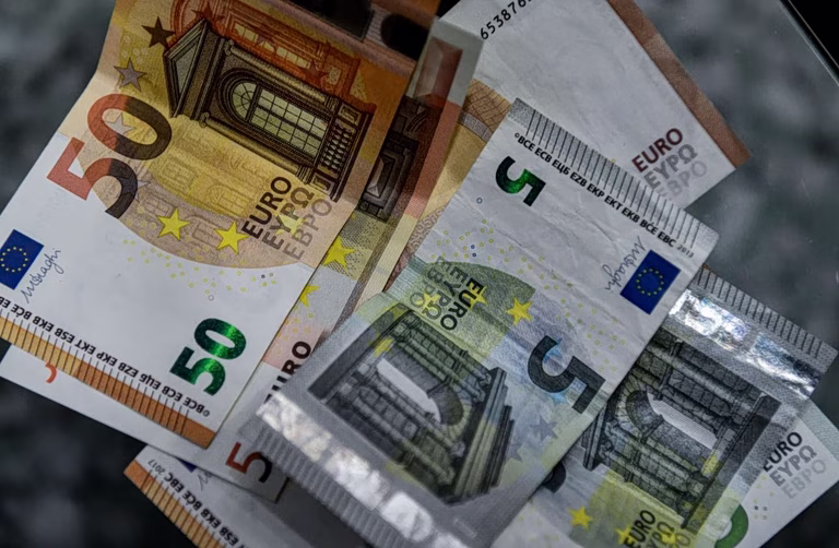 Πόροι απ’ το Ταμείο Ανάκαμψης που… πετάνε, σιγή ιχθύος από ΝΔ και ΠΑΣΟΚ για τα δάνεια που χρωστάνε