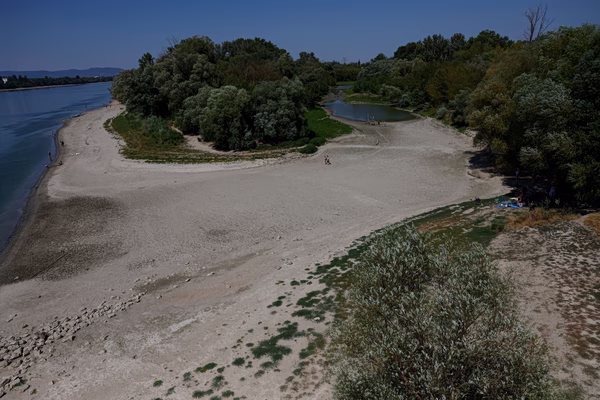Στο «κόκκινο» Ρήνος και Δούναβης - Στερεύουν από ξηρασία και καύσωνες