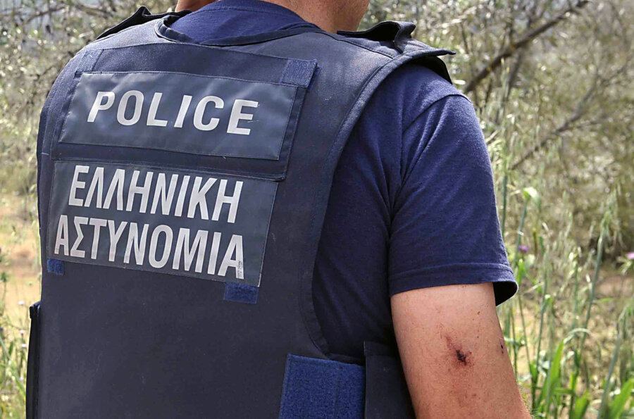 Άνω Λιόσια: Νεκρός άνδρας εντοπίστηκε στο πίσω κάθισμα αυτοκινήτου