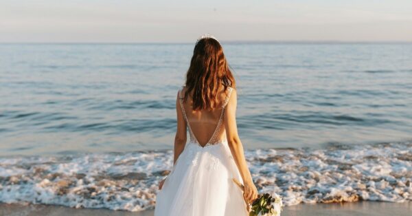 Ετοιμαζόταν να παντρευτεί, όταν παρουσίασε «συμπτώματα ουρολοίμωξης»: Διαγνώστηκε, στα 27 της, με καρκίνο τέταρτου σταδίου