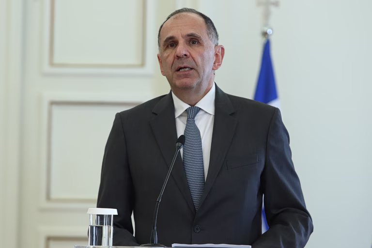 Σφοδρή αντίδραση Γεραπετρίτη σε δημοσίευμα περί εμπλοκής του σε πολιτική συνομωσία κατά Ανδρουλάκη – Καταγγέλλει «στοχοποίησή» του
