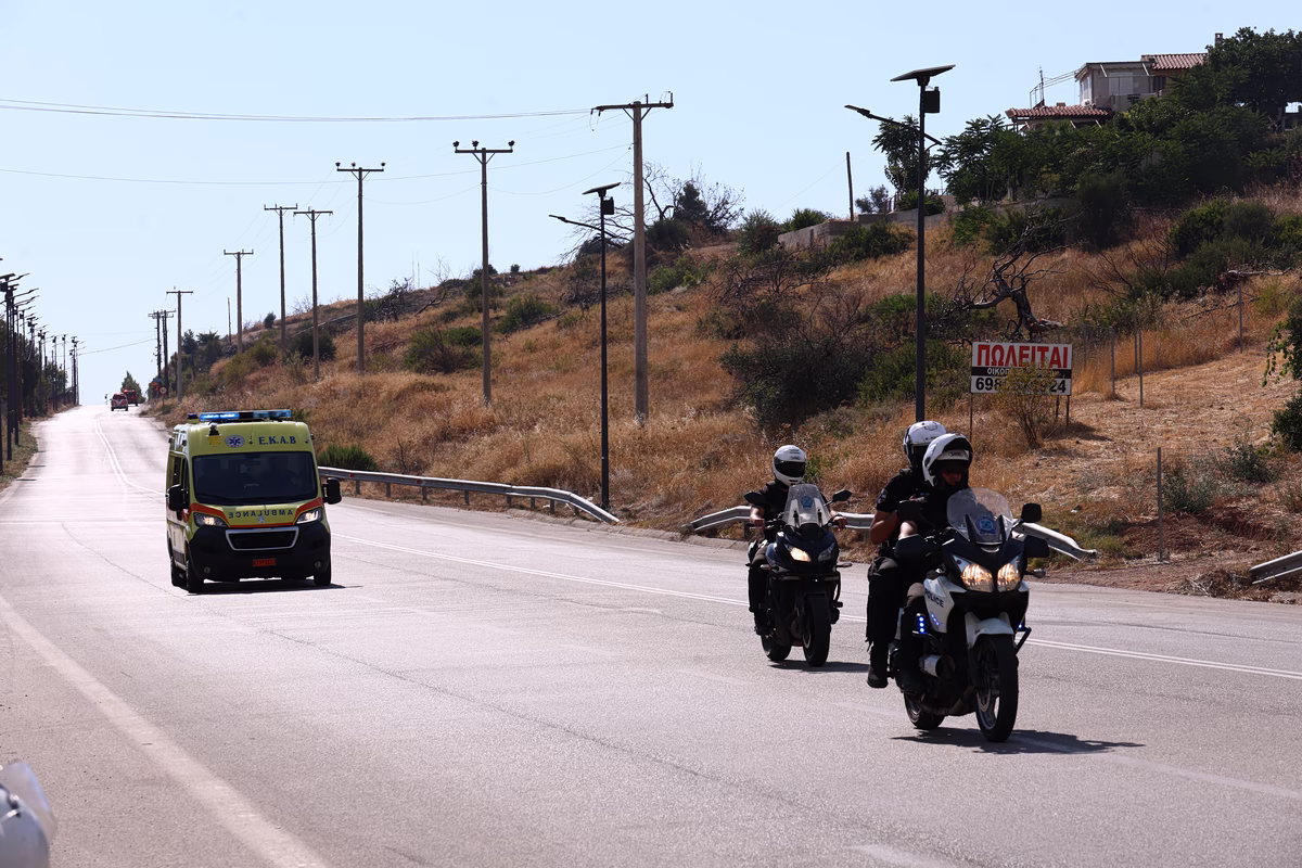 Ψάθα: «Είδαμε το ένα ελικόπτερο πάνω στην άσφαλτο και το άλλο στη χαράδρα» – Συγκλονιστική περιγραφή αυτόπτη μάρτυρα