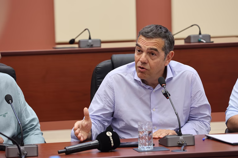 Τσίπρας: Όπου και να σταθούμε αυτές τις μέρες, η Ελλάδα μας πληγώνει - Η δραματική ερώτηση που προκύπτει