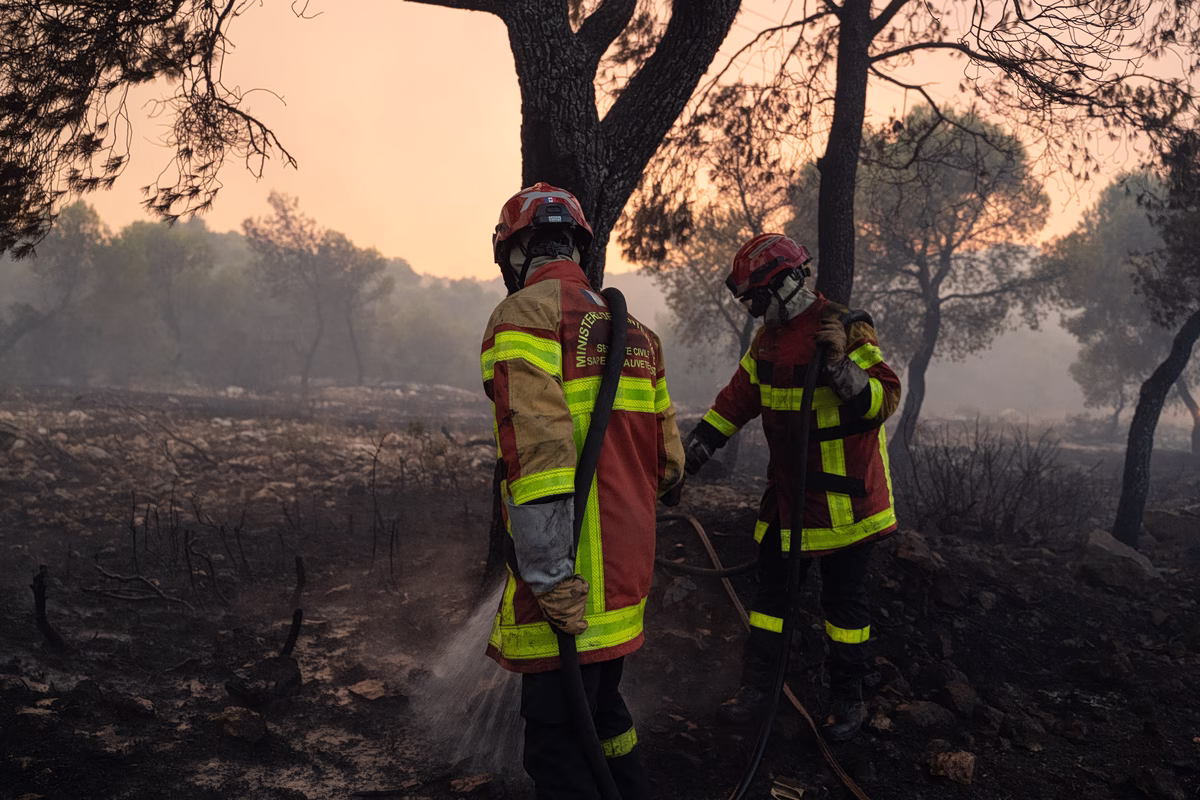 Στις φλόγες για 5η μέρα η Δυτική Αττική – Λούμπα, Άγιος Νεκτάριος, Μονή Παναχράντου τα κρίσιμα μέτωπα