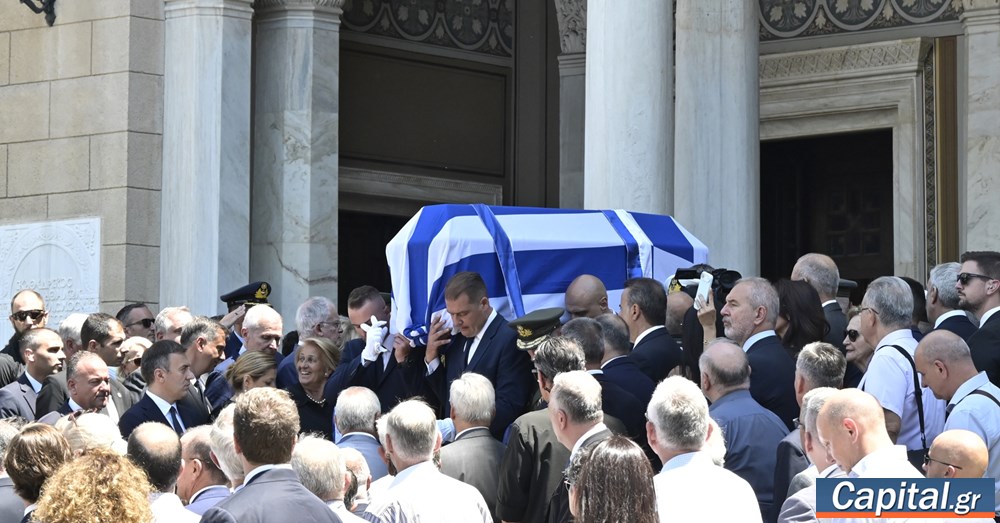 Το τελευταίο αντίο στον Γιάννη Βαρβιτσιώτη
