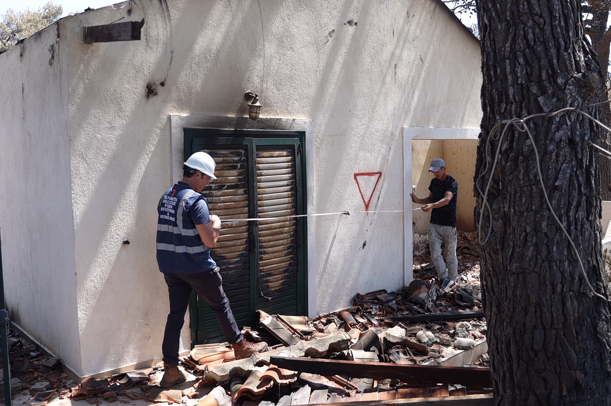 Πόρτο Γερμενό: Αποκαρδιωτική η εικόνα από τις αυτοψίες – Σχεδόν τα μισά σπίτια κρίθηκαν «κόκκινα»