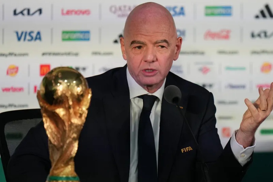 Νέες αποκαλύψεις για τον Ινφαντίνο: «Η UEFA είχε πληρώσει εξαψήφιο ποσό σε πρώην ερωμένη του!»