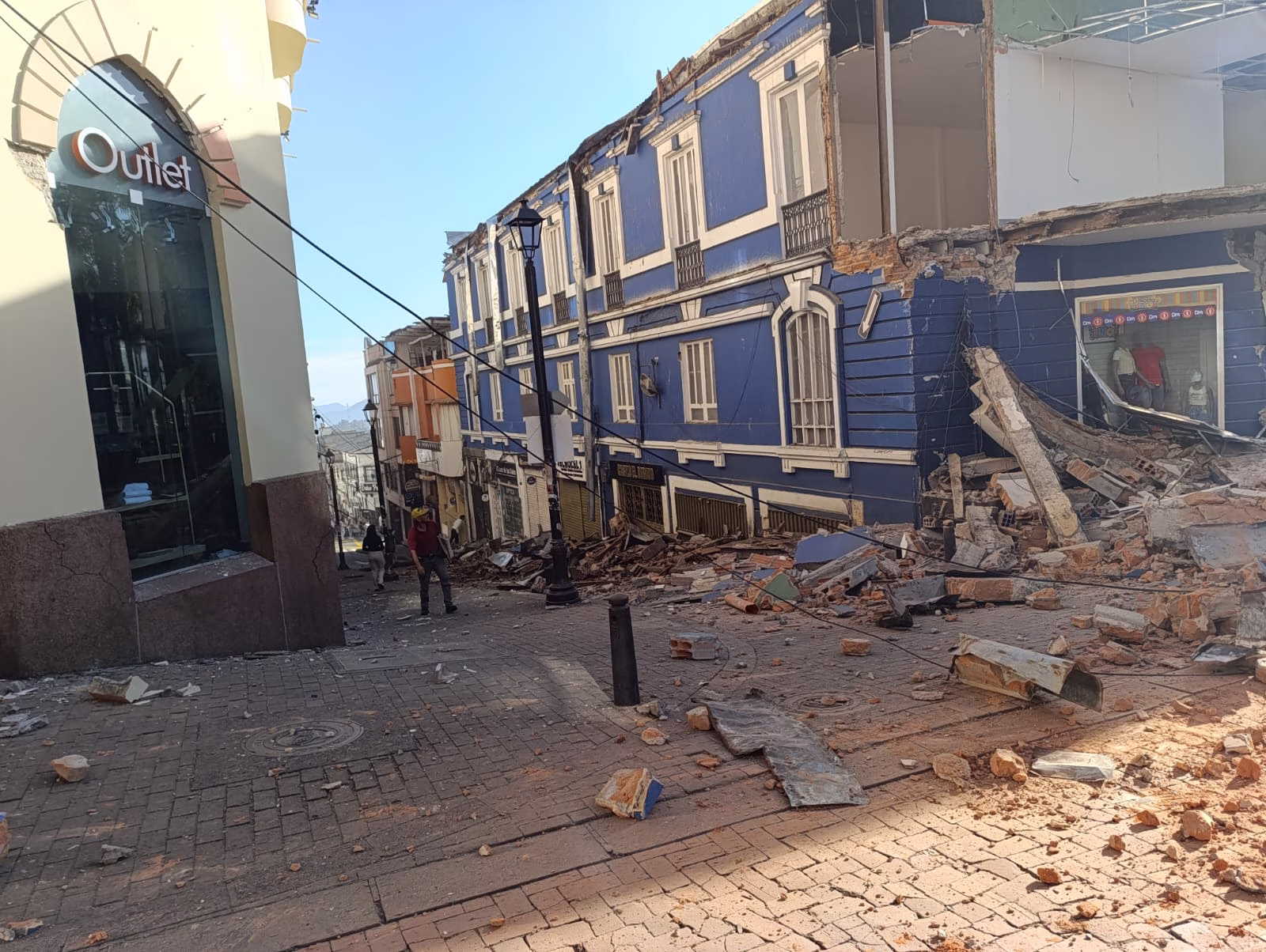 Σεισμός στην Κολομβία: Τουλάχιστον 20 νεκροί - Ώρες αγωνίας για τους εγκλωβισμένους