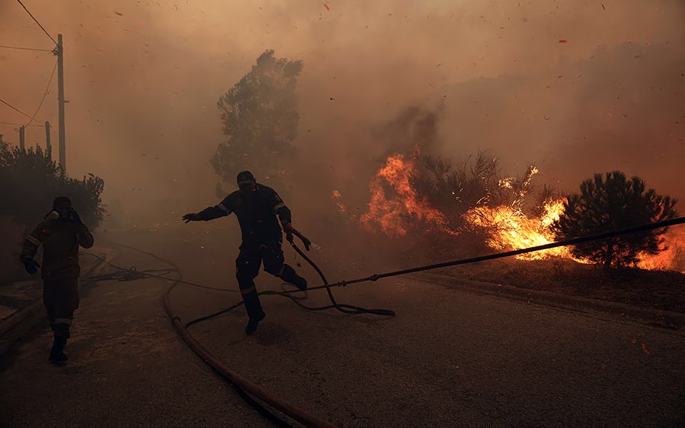 Τέσσερις συλλήψεις από τη διεύθυνση αντιμετώπισης εγκλημάτων εμπρησμού σε Αττική, Ζάκυνθο και Λέσβο