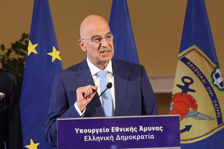 Δένδιας